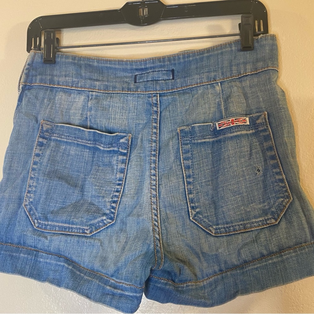 Very flattering Hudson jean shorts, with distressed denim, side zipper, size 27.